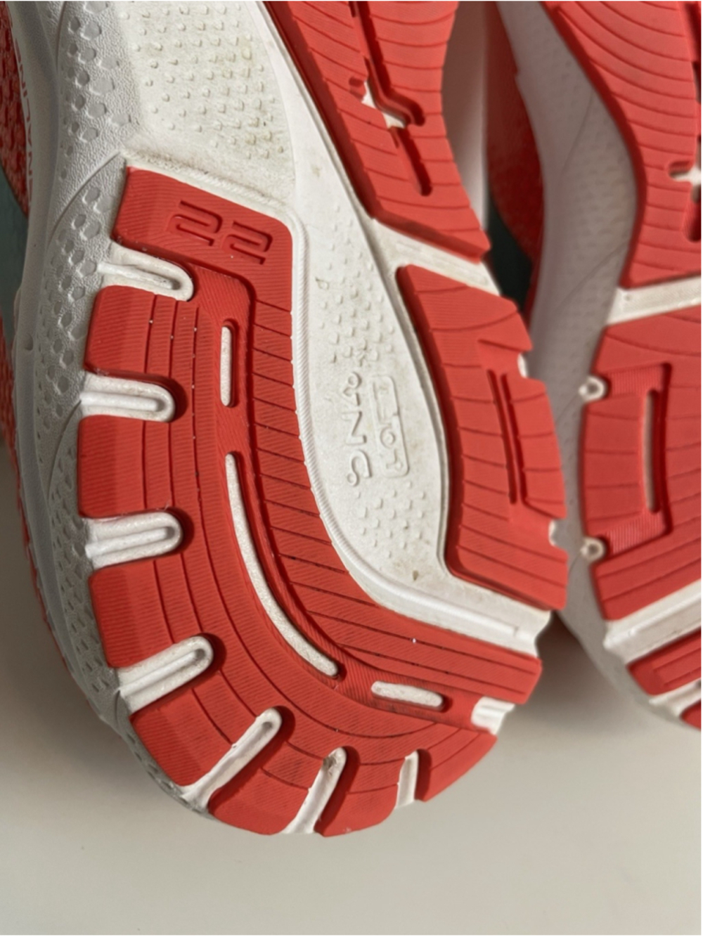 Brooks Adrenaline GTS 22 Running Shoes Womens Size 8.5 Coral Athletic Sneakers - Picture 11 of 14